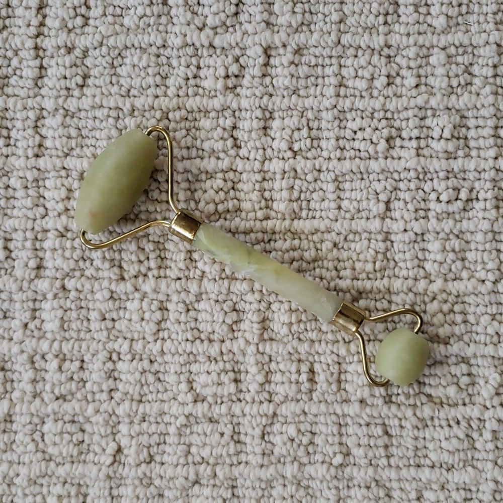 Jade Roller - for eyes and face